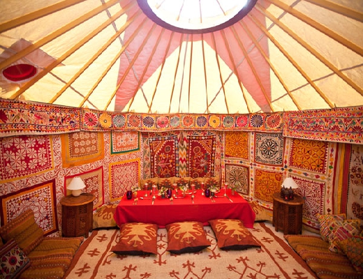 14ft_sumtuous_yurt_with_low_table